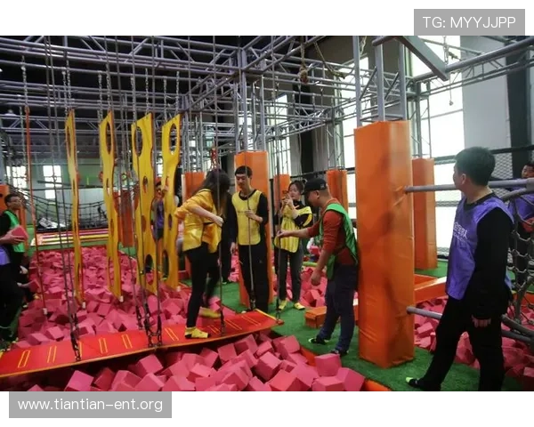 8个人玩的游戏真人版让你体验最刺激的团队合作乐趣